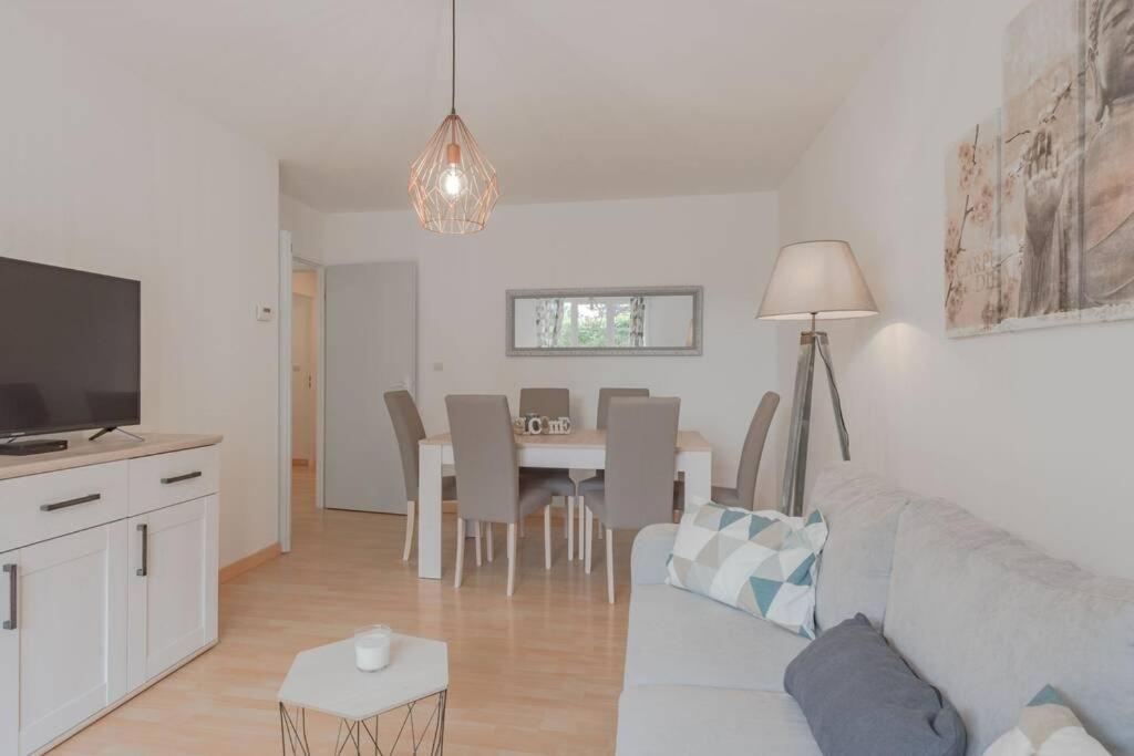 Garden Apartment Next To Disneyland بوسي سان جورْج المظهر الخارجي الصورة